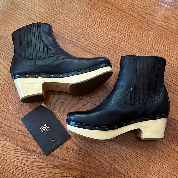 NWOT Frye Odessa Chelsea Boots - Picture 2 of 10